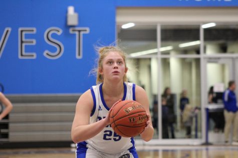 OW vs. ONW Basketball: Sophomore Kendall Starcevich prepares to shoot a free throw during the third quarter.