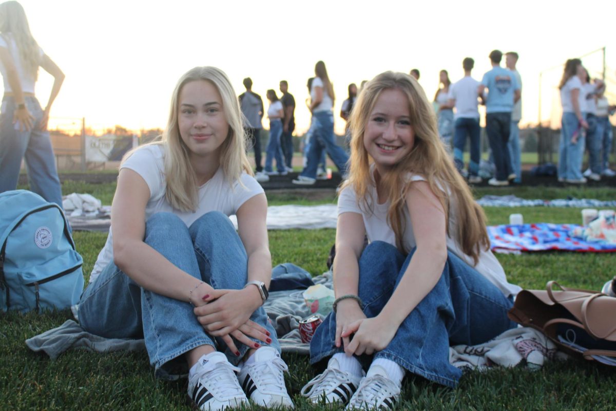Milla Partanen and Paula Wolt smiling for the camera.