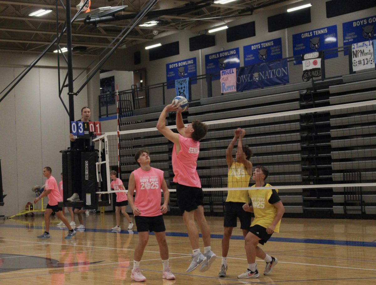 Max Hamilton sets the ball to a teammate.